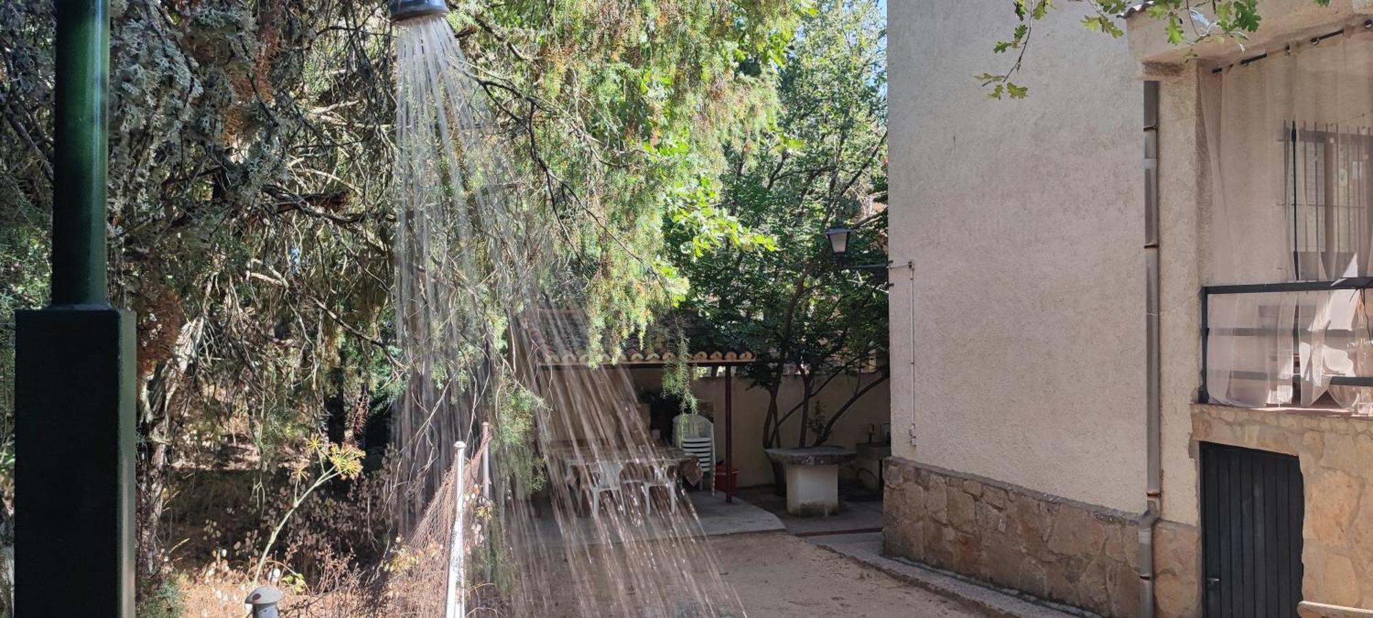 Hostal El Rincon De Gredos Navaluenga Exterior foto